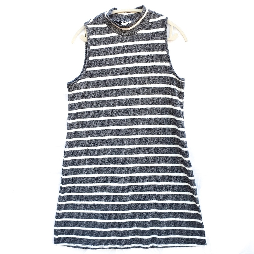 GAP Grey and white sleeveless knit midi dress